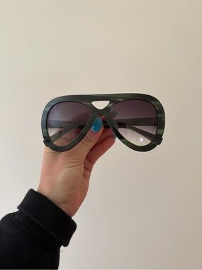 Derek Lam Sunglasses with case box aviator style green Charlotte glasses